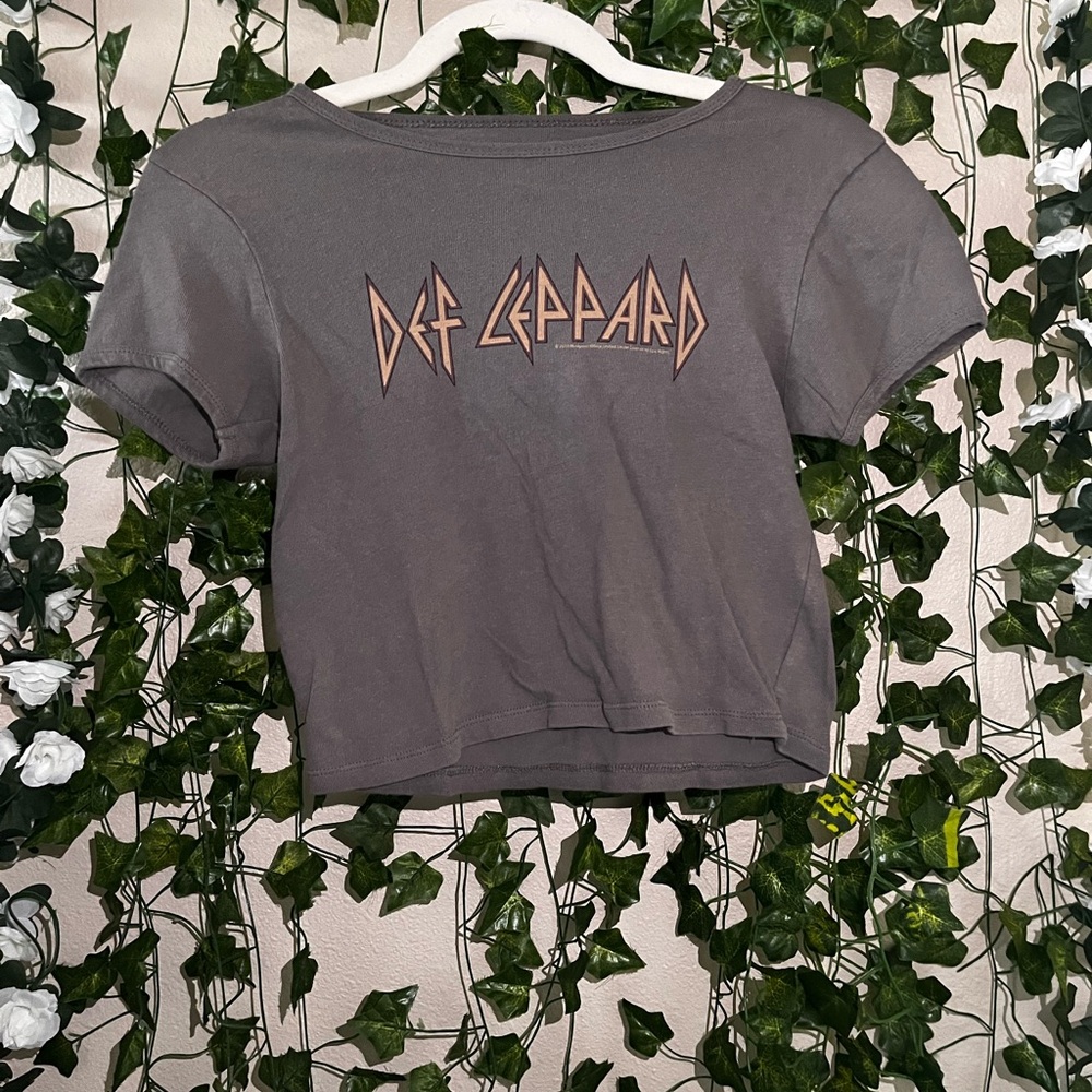 DEF LEOPARD CROP TOP
